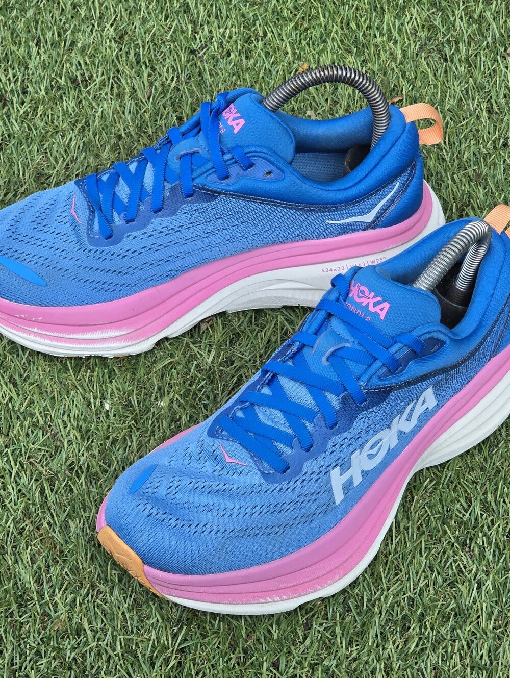 HOKA BONDI 8 - Womens Athletic Shoes - SIZE 7B
